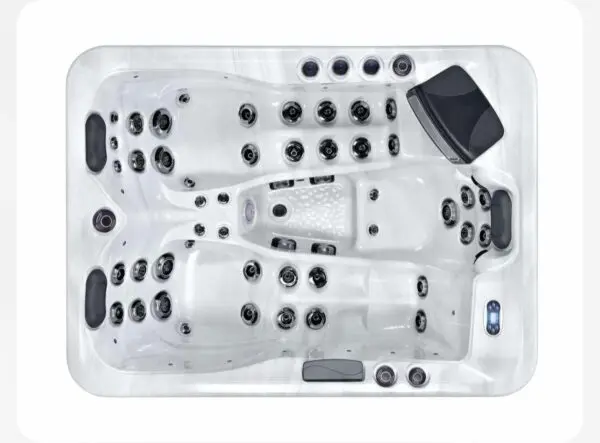 Hilton 3 Person Spa