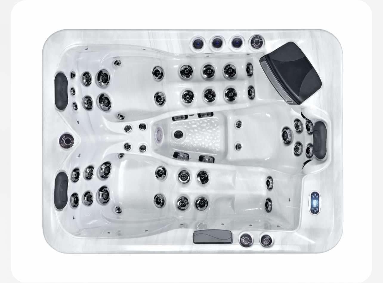 Hilton 3 Person Spa